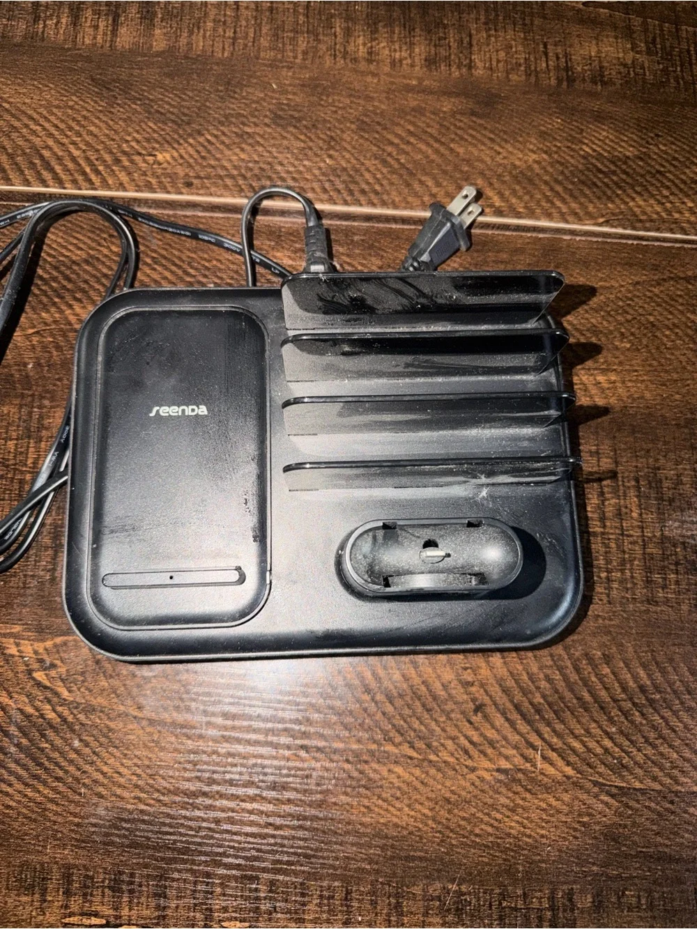 Seenda Black Multi-Device Charging Station